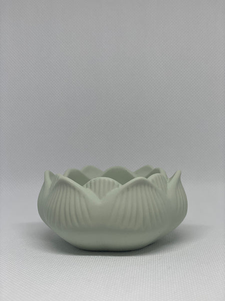 Lotus candle holder